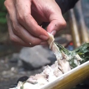 Pengalaman tiga alumni “Masterchef Indonesia”  memasak kuliner masyarakat adat