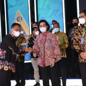 Sekretaris Daerah, Supian Suri Terima Penghargaan WTP 11 Kali Pemkot Depok dari Menteri Keuangan