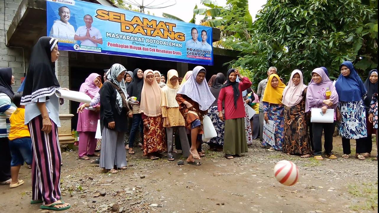 Permainan masyarakat yang diselenggarakan oleh calon anggota DPRD Purworejo Bambang Gatot Aji bekerjasama dengan calon anggota DPR RI.
