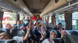 Para relawan Bolone Mase Kebumen siap berangkat ke GBK.