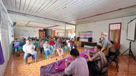 Zainal Arifin saat sosialisasi empat pilar yang dihadiri para tokoh masyarakat Adat Dayak di Kampung Randa Empas, Kutai Barat, Kalimantan Timur pada Senin 22 Januari 2024.