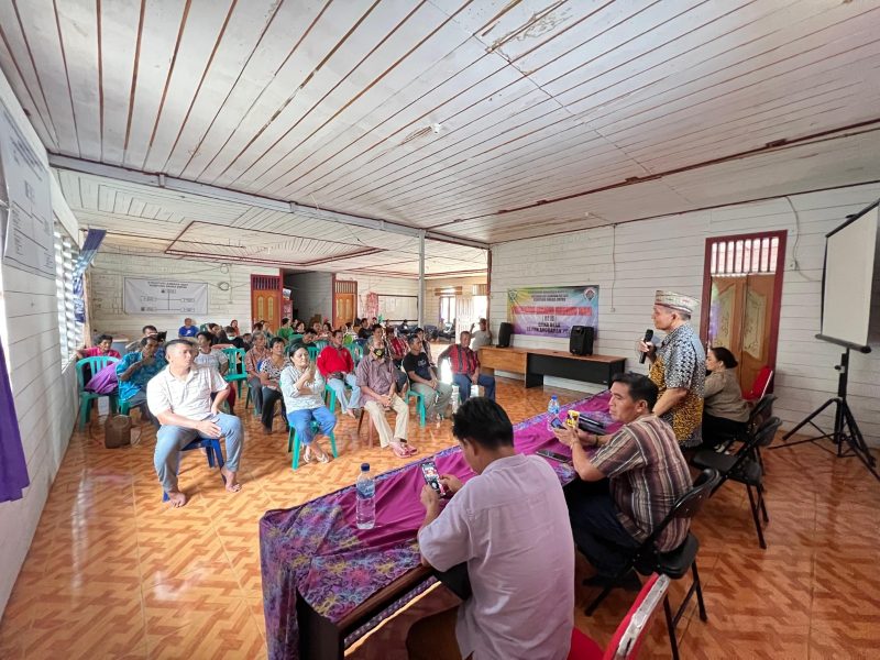 Zainal Arifin saat sosialisasi empat pilar yang dihadiri para tokoh masyarakat Adat Dayak di Kampung Randa Empas, Kutai Barat, Kalimantan Timur pada Senin 22 Januari 2024.