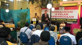 Ridwan Hisjam saat menggelar sosialisasi empat pilar di Aula Yayasan Ash Shaumiyah, Kepanjen, Malang, Jawa Timur, Pada Rabu 6 Maret 2024.
