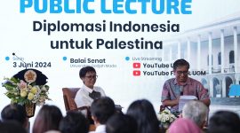 Menteri Luar Negeri RI Retno Marsudi saat menyampaikan kuliah umum di hadapan lebih dari 250 orang mahasiswa dan akademisi lintas keilmuan di Universitas Gadjah Mada (UGM), Senin (3/6/2024). - Foto Kemenlu