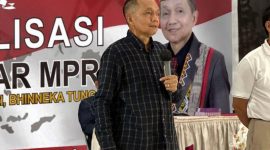 Senator Zainal Arifin saat menggelar sosialisasi empat pilar bersama para jemaat gereja di Kota Tenggarong, Kabupaten Kutai Kartanegara, Provinsi Kalimantan Timur pada Minggu 5 Mei 2024.