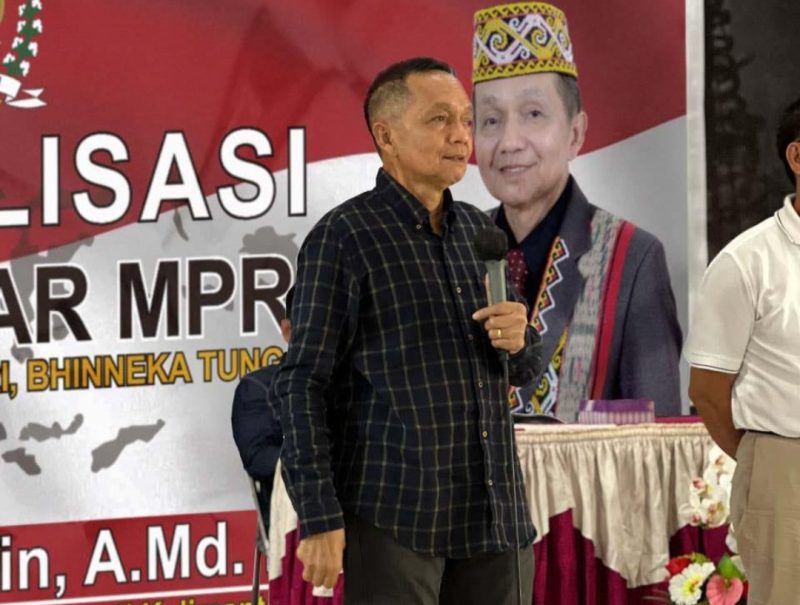 Senator Zainal Arifin saat menggelar sosialisasi empat pilar bersama para jemaat gereja di Kota Tenggarong, Kabupaten Kutai Kartanegara, Provinsi Kalimantan Timur pada Minggu 5 Mei 2024.