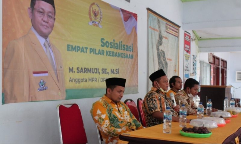 Sarmuji saat menggelar sosialisasi empat pilar di Kantor Desa Boyolangu, Kecamatan Boyolangu, Kabupaten Tulungagung, Jawa Timur pada Sabtu 15 Juni 2024.