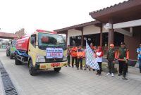 Pengiriman air bersih oleh Pemkab Kebumen.