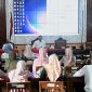 Bupati Kebumen melepas lima pelajar penerima beasiswa di Universitas Pertamina.