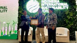 Kiri ke Kanan : Direktur Utama PGE, Julfi Hadi, Direktur Panas Bumi Ditjen EBTKE KESDM, Gigih Udi Atmo, dan Associate Partner McKinsey & Co., Jakarta Martin Santoso. - Foto Pertamina