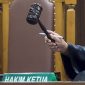 Hakim adalah pejabat umum yang diberikan wewenang untuk dapat mengadili, memutuskan perkara-perkara yang tidak bertanggung dan memimpin perkara hukum yang diajukan ke Pengadilan dan Mahkamah.