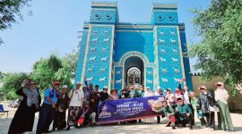 Jamaah Satriani Wisata Berada di Istana Babilonia 