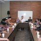 Puluhan guru PAI berdialog dengan pasangan calon bupati dan wakil bupati Kebumen Arif-Rista.