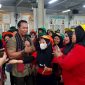 Cagub Jateng Andika Perkasa saat berkunjung ke Pabrik Rokok di Sempor.