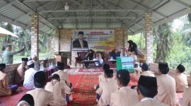 Anggota DPR/MPR Hasan Basri saat menggelar sosialisasi empat pilar kebangsaan di Ponpes Adiqotul Ulum As Syafiiyah, Danau Lamo, Muaro Jambi, Sabtu 3 Agustus 2024.
