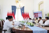 Dalam rapat di Istana Bogor, Jumat 3 Januari 2024 Prabowo memerintahkan agar seluruh bahan baku untuk program ini dipasok dari dalam negeri, melibatkan koperasi hingga badan usaha milik desa (BUMDes) Foto: MetroNTB.com