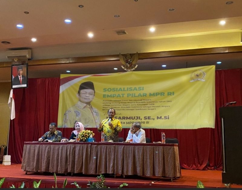 Anggota MPR RI M. Sarmuji menggelar sosialisasi empat pilar kebangsaan pada Selasa 26 November 2024 di Desa Kauman, Kecamatan Kauman, Kabupaten Tulunggaung, Jawa Timur.