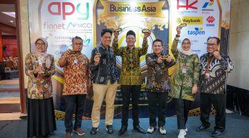 Bupati, PDAM dan BPR BKK Kebumen Terima Penghargaan Dalam Ajang Best Human Capital Awards 2025