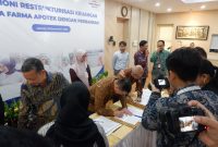 Kesepakatan ini ditandatangani oleh Plt. Direktur Utama sekaligus Plt. Direktur Merchandising &
Pengembangan Bisnis KFA Junus Koswara; Direktur Keuangan, Manajemen Risiko, dan SDM KFA Dadan Ramdhani; serta para Kreditur KFA, dan didukung oleh Danantara Asset Management (DAM).
- Foto KFA