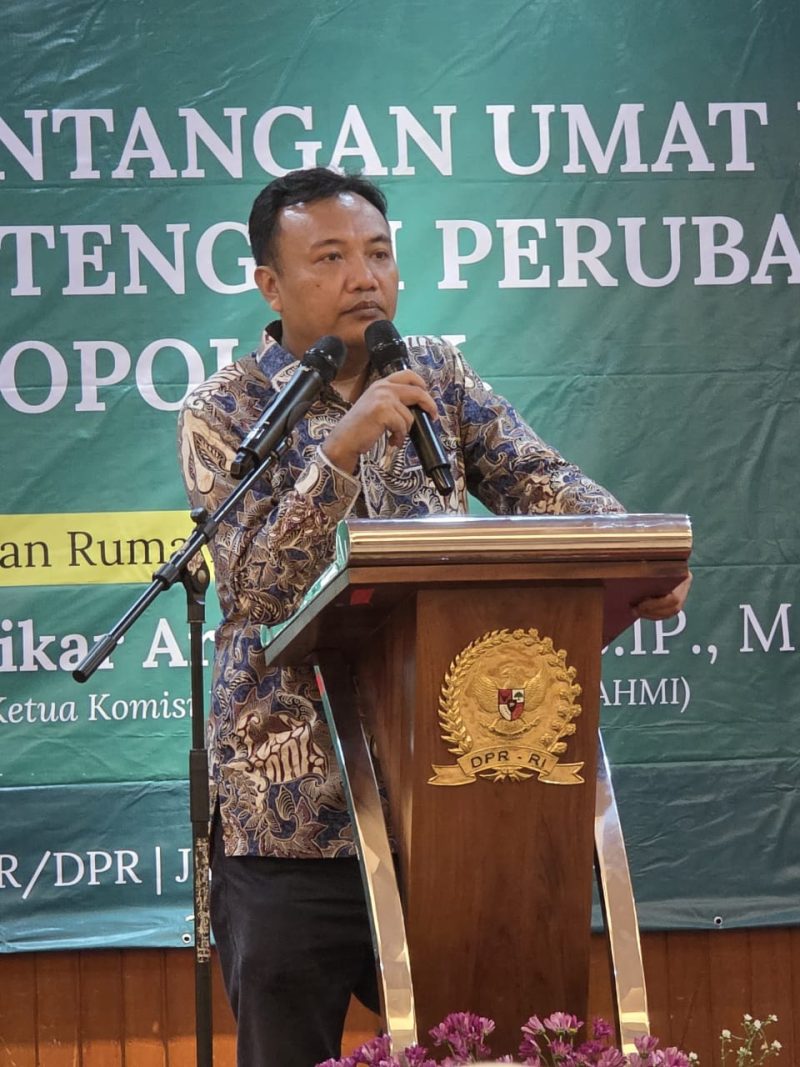 Direktur eksekutif Pusat Polling Indonesia Chamad Hojin