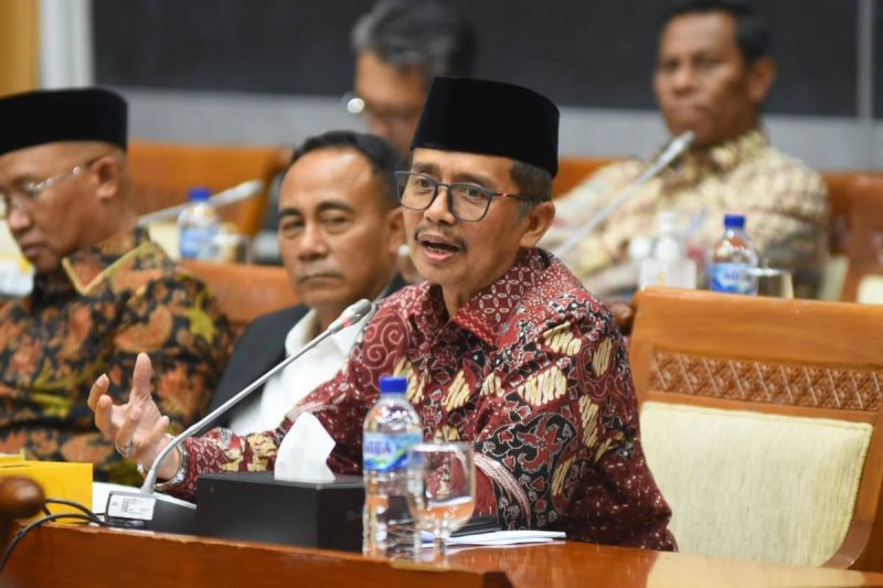 Anggota Komisi I DPR RI Andi Najmi Fuaidi saat mengikuti Rapat Kerja Komisi I DPR RI bersama BSSN dan Bakamla di Ruang rapat Komisi I DPR RI, Jakarta, (12/6/2024). Foto: emadia.dpr.go.id