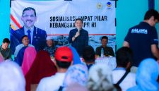 Asep Wahyuwijaya saat Sosialisasi Empat Pilar MPR RI di Yayasan Matlaul Anwar Barengkok, Desa Barengkok, Kecamatan Leuwiliang, Kabupaten Bogor, Sabtu (26/9/2026).