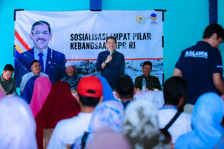 Asep Wahyuwijaya saat Sosialisasi Empat Pilar MPR RI di Yayasan Matlaul Anwar Barengkok, Desa Barengkok, Kecamatan Leuwiliang, Kabupaten Bogor, Sabtu (26/9/2026).