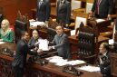 Anggota DPR RI dari Fraksi PAN sekaligus anggota Badan Legislasi DPR, Aqib Ardiansyah menyampaikan draft pandangannya dalam sidang paripurna DPR RI. 