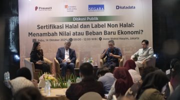 Kenaikan harga makanan dan minuman akibat biaya sertifikasi dan kelangkaan bahan baku berisiko menekan daya beli masyarakat desil menengah-bawah yang alokasi belanja pangannya sangat dominan.
