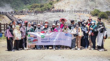SMP Pelita Atsiri Kabupaten Bogor Gelar Family Gathering Bersama Dirgantara AIA Tour Travel Depok Tahun 2026