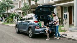 Memilih kendaraan listrik pada akhirnya bukan hanya tentang spesifikasi atau teknologi yang ditawarkan, tetapi juga bagaimana kendaraan tersebut dapat menjadi bagian dari keseharian penggunanya. -AI
